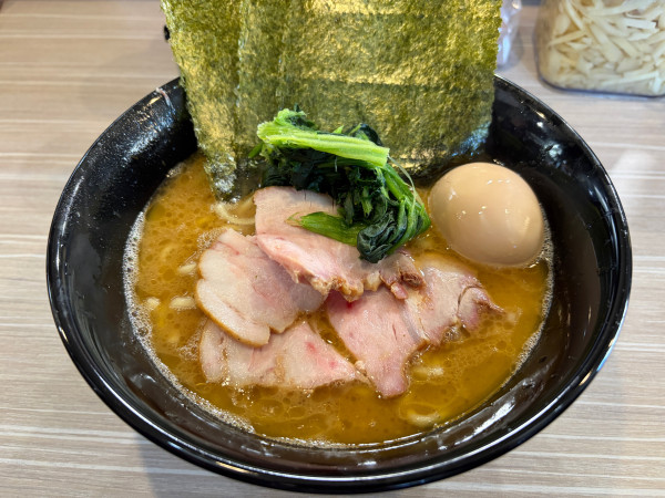 「チャーシューメン＋味玉」@横浜家系ラーメン こうの写真