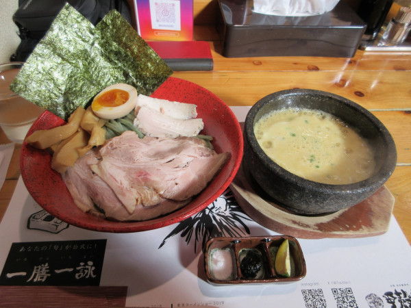 「上海蟹つけ麺特のせ（１５５０円）」@活龍 海老蟹専門 甲殻堂の写真