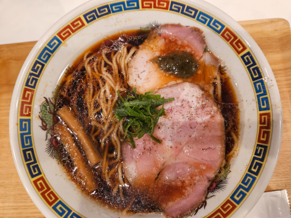 「牡蠣干し黒醤油らぁ麺」@中華そば食堂 IKR51の写真