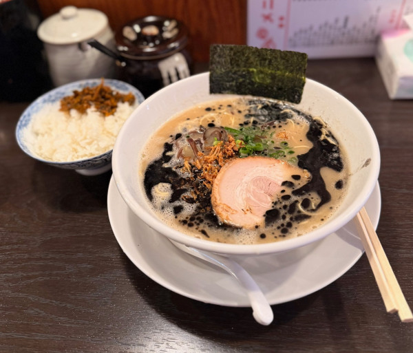 「黒心（バリカタ￥800）＋小ライス（￥150）」@一心の写真