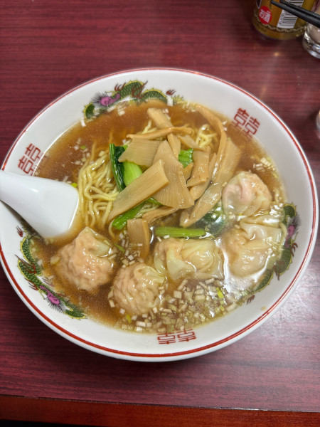 「えびワンタン麺」@まんぷく亭の写真
