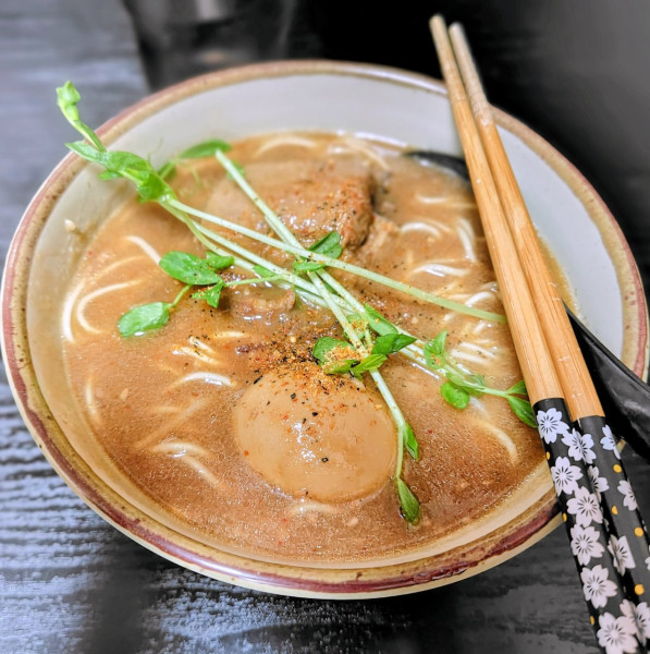 「担々麺 950円」@バル喫茶 みーとあっぷの写真