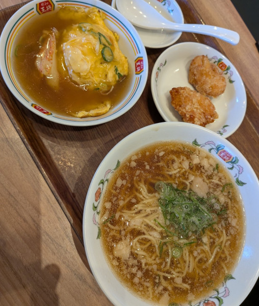 「かけ醤油ラーメンランチ天津飯・鶏の唐揚げ 京風ダレ」@餃子の王将 国道50号結城店の写真