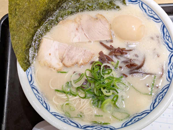 「由丸らーめん」@由丸 大手町店の写真