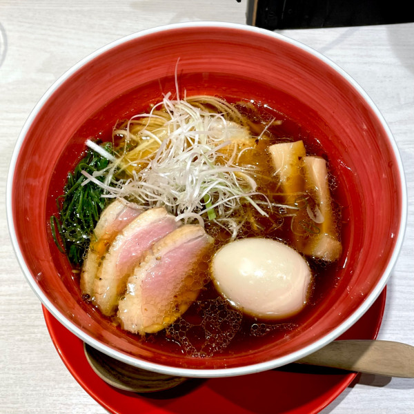 「醤油らーめん+味玉+鴨チャー」@柳麺 呉田-goden-の写真