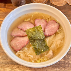 塩チャーシューワンタンメン(1600円)