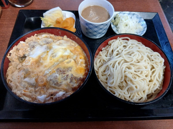 「もりラーメンとかつ丼セット 1200円」@生蕎麦 満留賀の写真