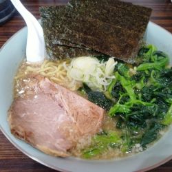 背脂煮干し中華そば＋ほうれん草