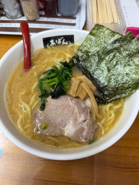 「ラーメン(太)」@横浜ラーメン あばん 上尾西口駅前店の写真