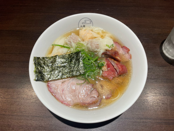 「特製ワンタン麺 白だし ハーフ ¥1220」@八雲の写真