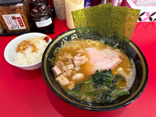 「ラーメン＋ライス(食べ放題)」@横浜家系ラーメン 十四代目野中家の写真