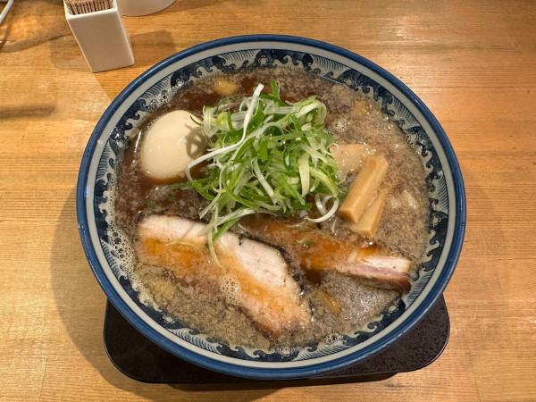 「味玉入り煮干しそば」@麺屋 八海山の写真