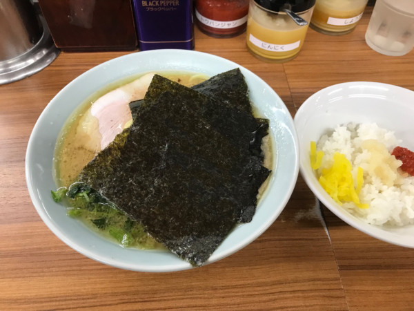 「ラーメン 900円＋半ライス 150円」@近藤家 本店の写真