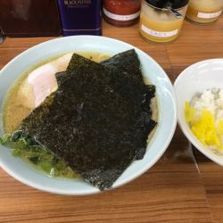 ラーメン 900円＋半ライス 150円