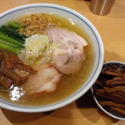 塩らぁ麺　　1350円　　メンマ　　100円