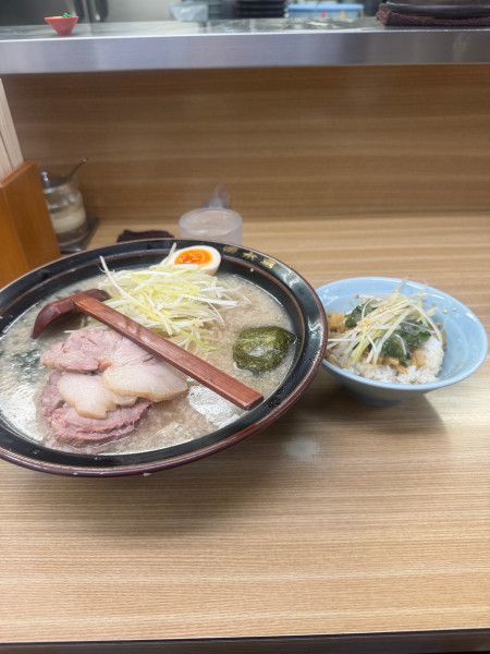 「定番醤油　中　ダシ丼」@ラーメン青木亭 八潮店の写真
