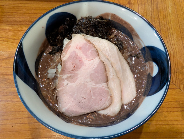 「濃厚イカ煮干そば」@食撃の琥煌の写真