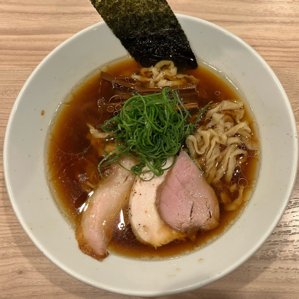 「鶏らぁ麺醤油1050円手揉み変更50円」@麺処 にし尾の写真