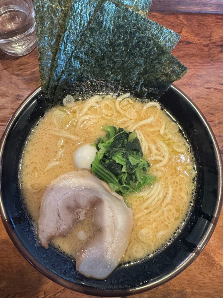 「醤油ラーメン」@横浜家系ラーメン たくみ家 桜土浦インター店の写真