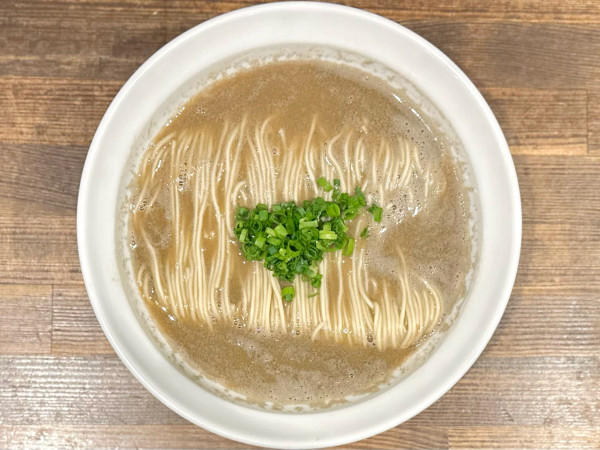 「★＜限定4＞紅ズワイ蟹煮干ソバ(かけ)🍜¥1,100」@NIBOSHIMANIAの写真