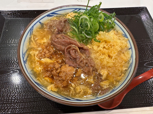 「肉がさね玉子あんかけうどん（並盛）840円→810円」@丸亀製麺 イーサイト高崎店の写真