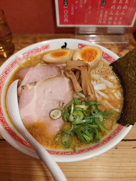 「特背脂味噌らぁめん＋牛すじカレー」@井田商店の写真