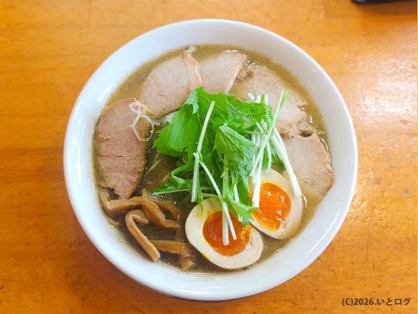 「中華そば（こってり）中　（＋煮玉子＋チャーシュー辛口）」@麺響 松韻の写真