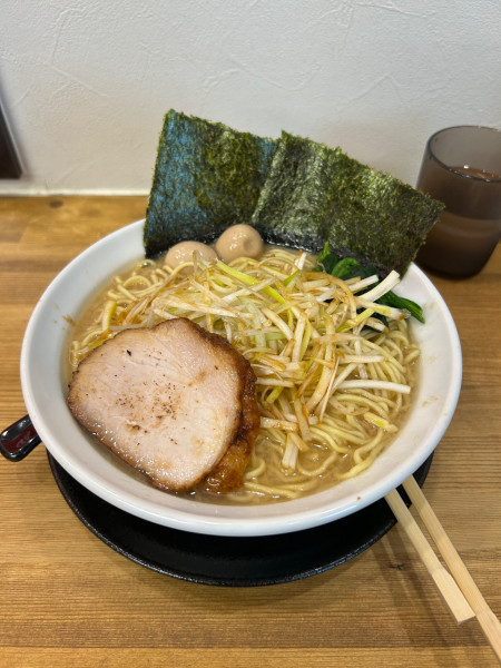 「豚骨醤油ラーメン980円　大盛り150円」@ラーメンタケル 掛川店の写真