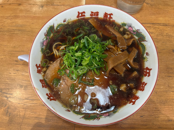 「背脂醤油ラーメン　790円」@伍福軒 大船店の写真