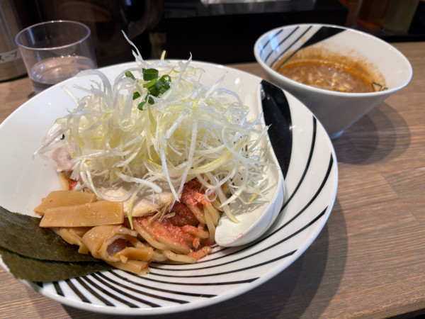 「チャーシュー海老つけ麺中盛り(白髪ネギトッピング)」@つけ麺 一頂の写真