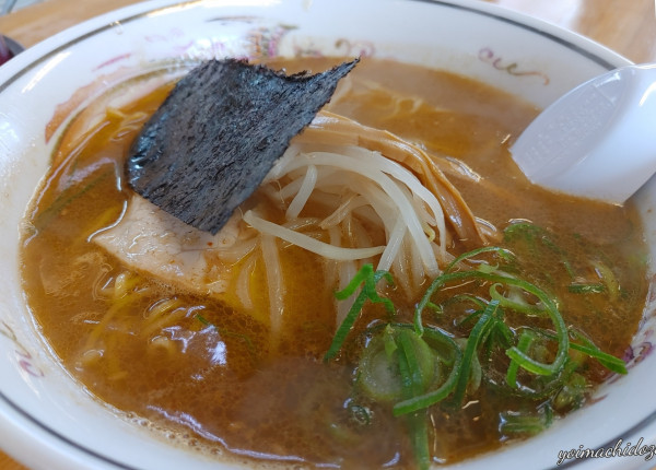 「ハルピンラーメン、子豚飯」@ハルピンラーメン 本店の写真