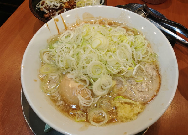 「特製ラーメン（並）1050円　ネギニンニクTP各80円」@環七ラーメン てらっちょの写真