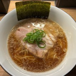醤油らーめん　1200円