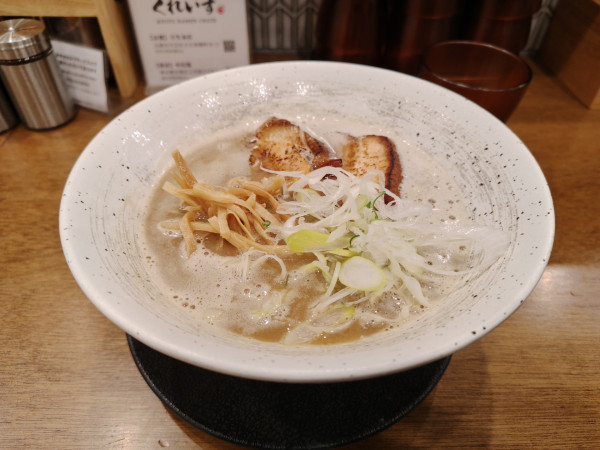 「濃厚豚骨¥1100」@麺屋 栩羚廚 中目黒店の写真