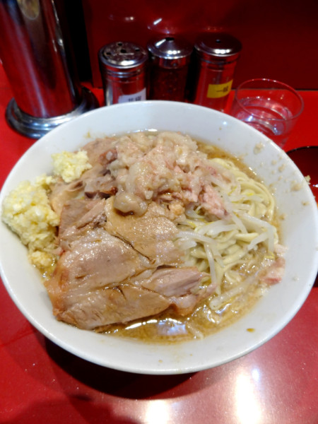 「小990円野菜少なめニンニクアブラ」@ラーメン二郎 西台駅前店の写真