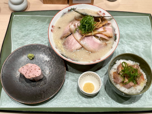 「＜限定＞ チャーシューしおとん」@らぁ麺 花萌葱の写真