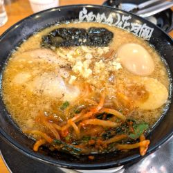 嵐げんこつらあめん（920円）、とろ～り味玉（無料）