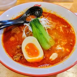 担々麺 850円
