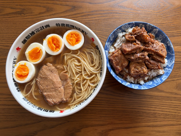 「【おうちぼ】中華そば  1120円 豚バラ軟骨ご飯 350円」@中華そば専門 とんちぼの写真