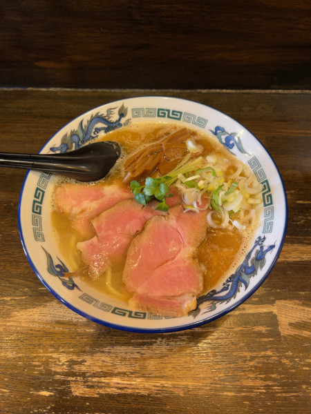 「鯵煮干しそば塩（1250円）」@綿麺の写真