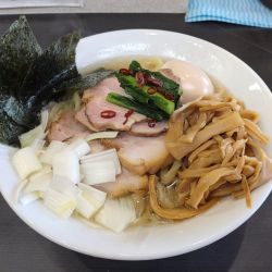 牛脂塩らーめん大盛＋特製トッピング