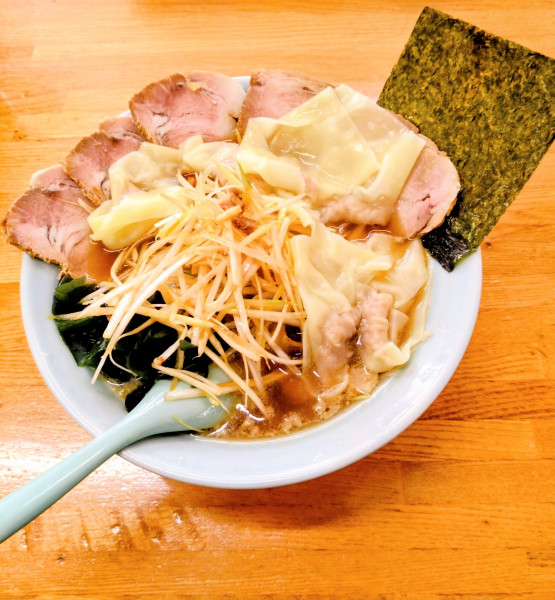 「ネギチャーシューメン＋ワンタン＋チャーシュー丼」@ラーメン 和久の写真