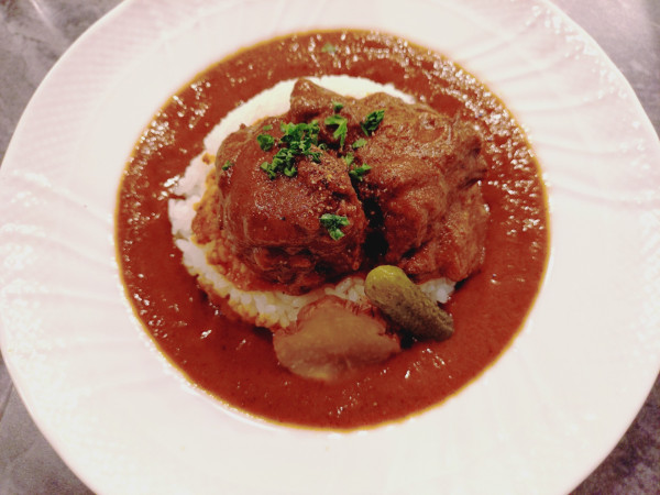 「（ランチ）短角牛ゴロゴロお肉のスパイスカレー　１６００円」@a gatte tanshie（アガッテタンシェ）の写真