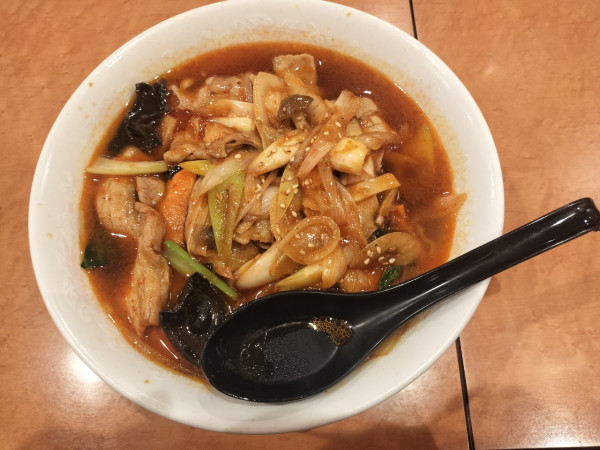 「ピリ辛ネギ爆盛肉ラーメン」@麺 三福の写真