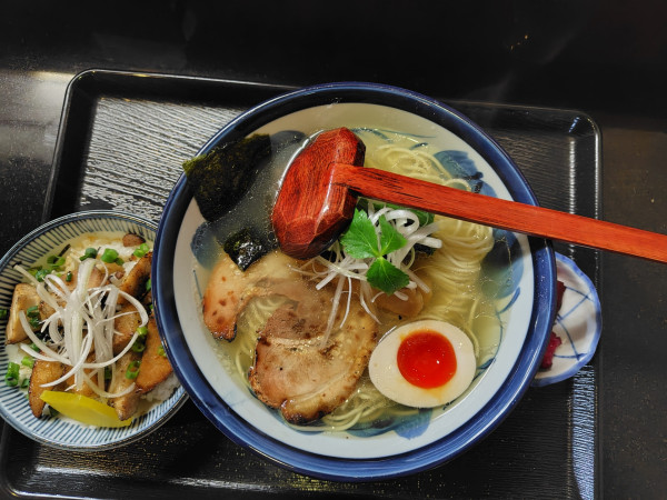 「ゆず塩ラーメン&炙りチャーシュー丼」@らーめん 拓の写真