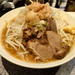 醤油ラーメン 大盛り ニンニク アブラ