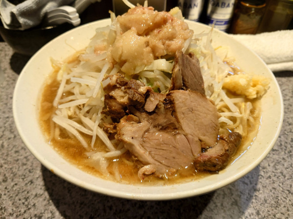 「醤油ラーメン 大盛り  ニンニク  アブラ」@ラーメン宮郎の写真