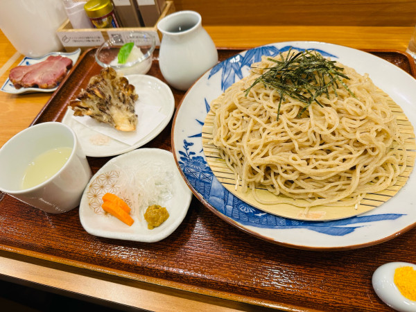 「大根汁のそば 大盛 1,400円 チャーシュー2枚 200円」@しののめヌードルの写真