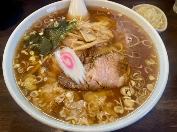 「ワンタン麺 中盛」@弘前軒の写真