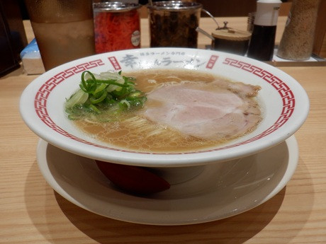 「豚骨ラーメン」@幸ちゃんラーメン 福岡空港店の写真